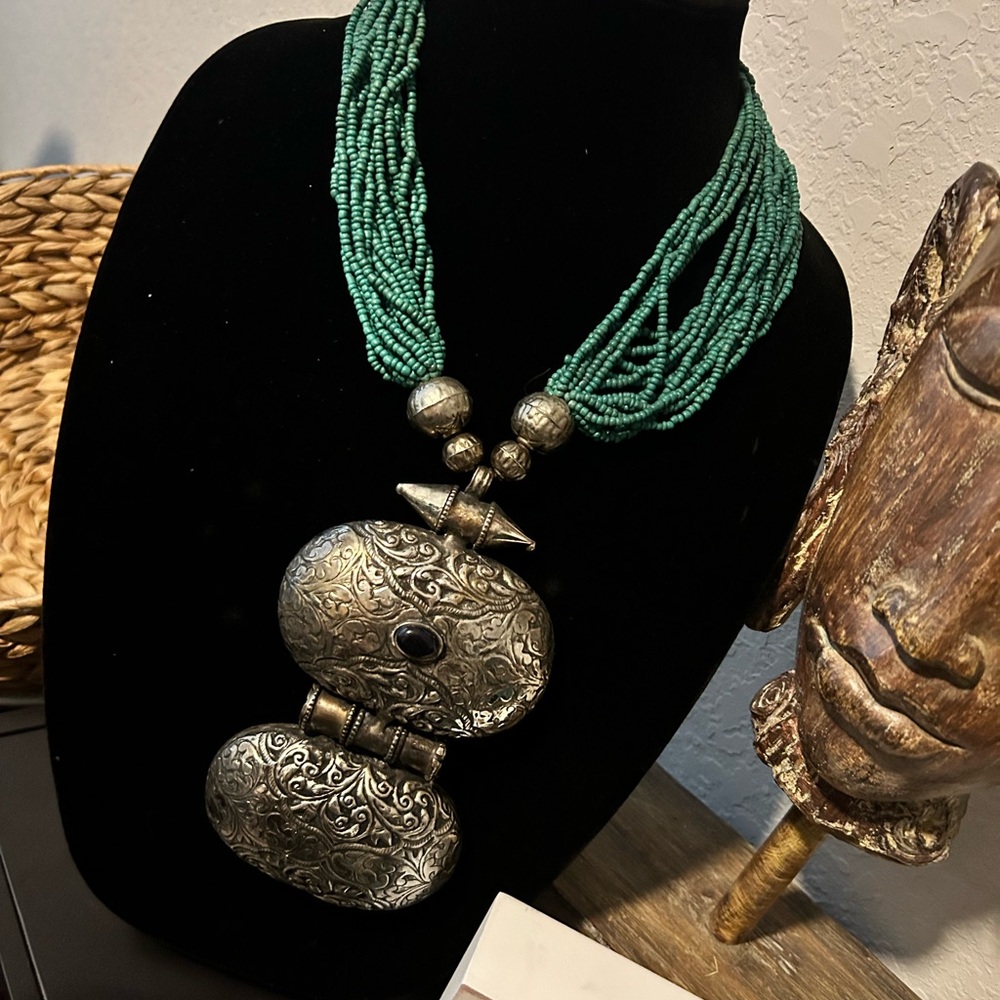 Beautiful beaded turquoise and metal necklace - Picture 3 of 3